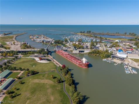 308 E Marina Parkway Lorain OH 44052