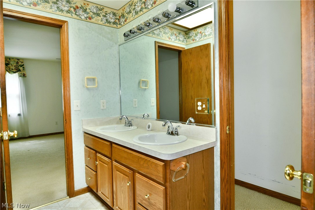23 Eagle Pointe Cortland OH 44410