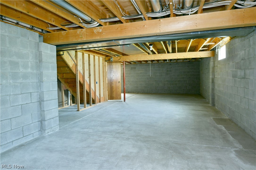 23 Eagle Pointe Cortland OH 44410