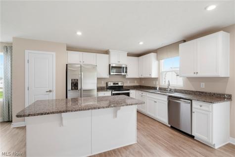 1270 Hidden Lake Boulevard Akron OH 44312