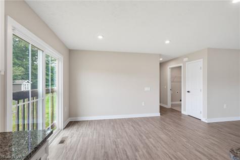 1270 Hidden Lake Boulevard Akron OH 44312
