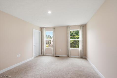 1270 Hidden Lake Boulevard Akron OH 44312