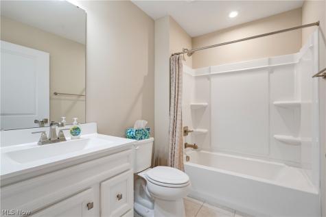 1270 Hidden Lake Boulevard Akron OH 44312