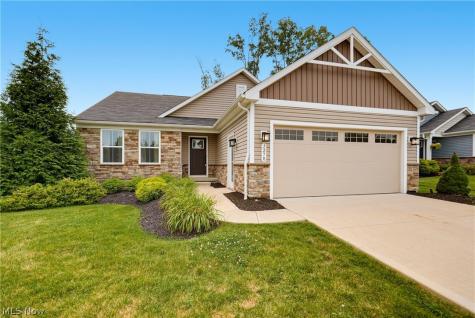 1270 Hidden Lake Boulevard Akron OH 44312