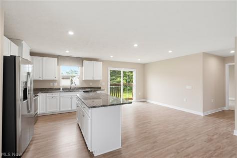 1270 Hidden Lake Boulevard Akron OH 44312