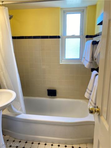 235 E 235th Street Euclid OH 44123