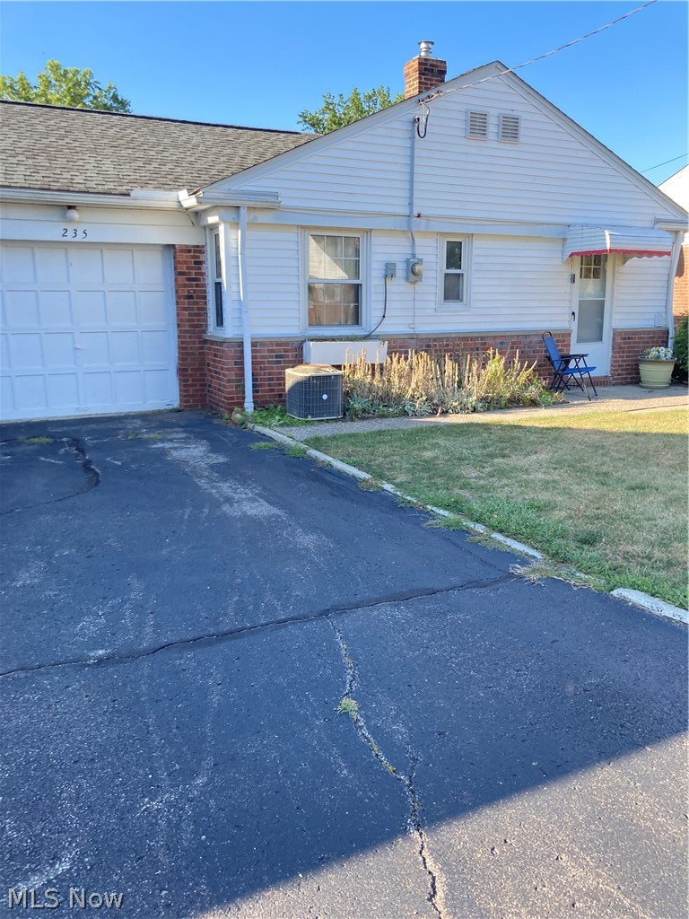 235 E 235th Street Euclid OH 44123