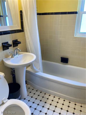 235 E 235th Street Euclid OH 44123