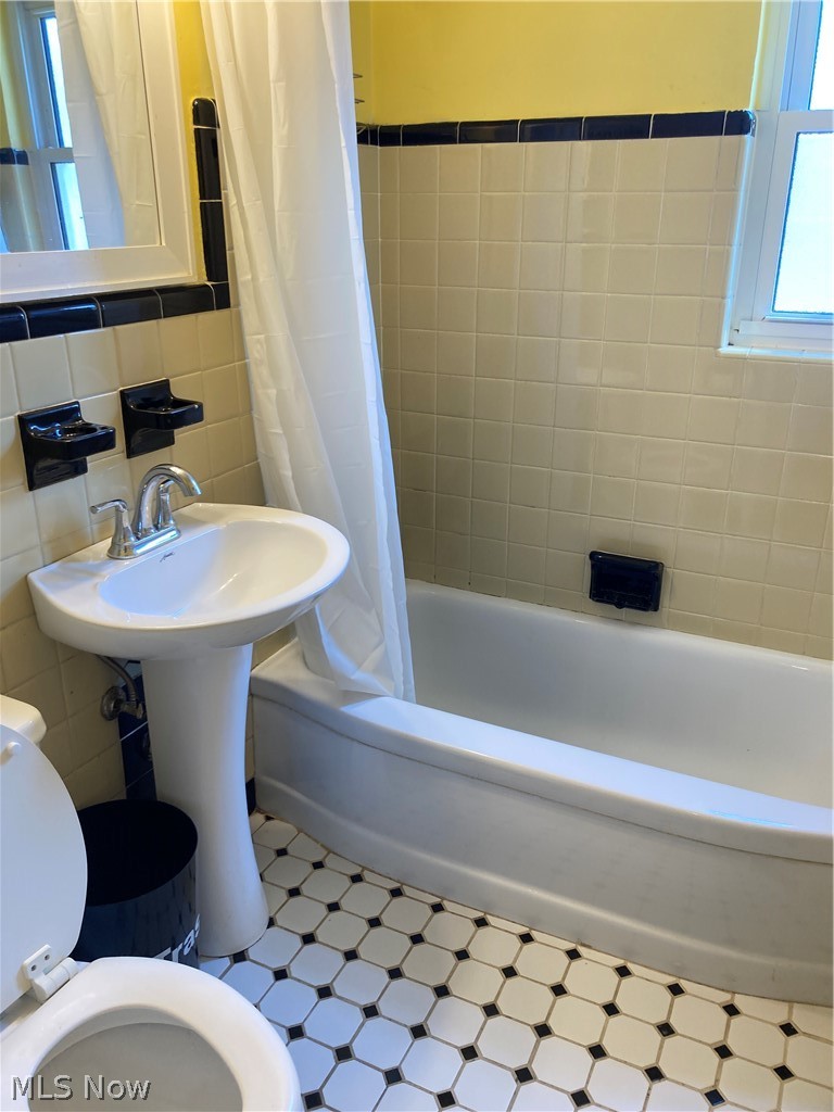 235 E 235th Street Euclid OH 44123