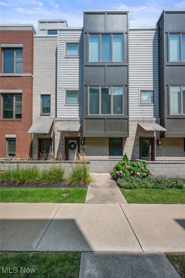 1451 Lindazzo Avenue Cleveland OH 44114