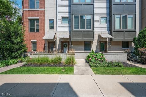 1451 Lindazzo Avenue Cleveland OH 44114