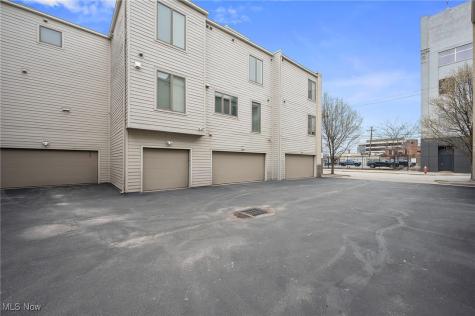 1451 Lindazzo Avenue Cleveland OH 44114