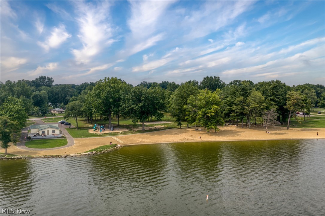 1949 Craig Drive Lake Milton OH 44429