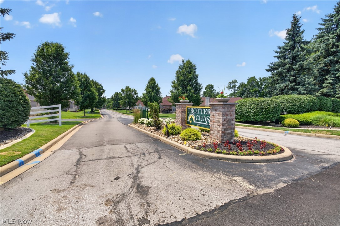 695 E Western Reserve Road Poland OH 44514