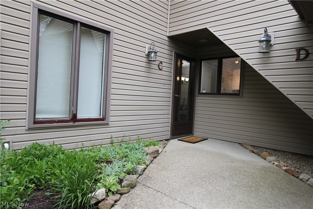 16575 Wren Road Chagrin Falls OH 44023