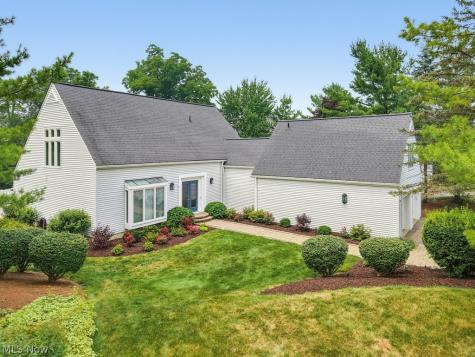 975 Meadowlark Circle Aurora OH 44202