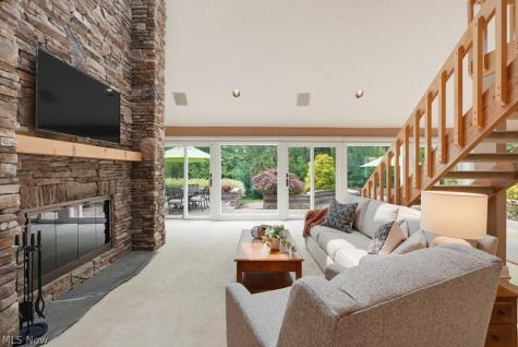 975 Meadowlark Circle Aurora OH 44202