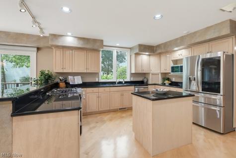 975 Meadowlark Circle Aurora OH 44202