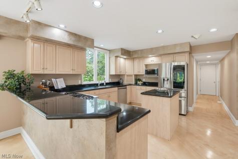 975 Meadowlark Circle Aurora OH 44202