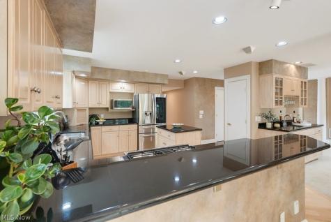 975 Meadowlark Circle Aurora OH 44202