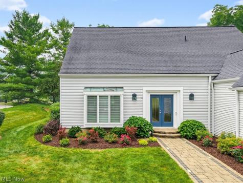 975 Meadowlark Circle Aurora OH 44202
