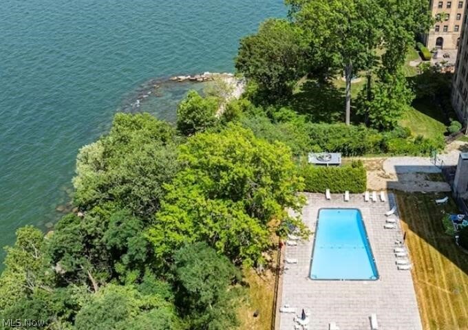 12520 Edgewater Drive Lakewood OH 44107