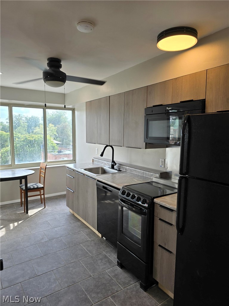 12520 Edgewater Drive Lakewood OH 44107