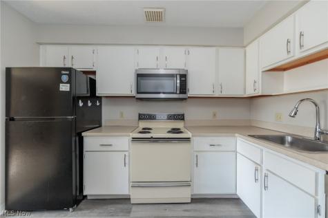 6435 Princeton Court Parma Heights OH 44130