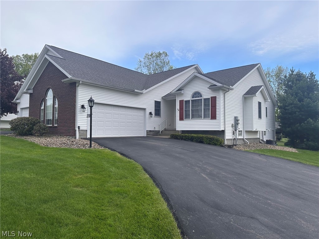 220 Cranberry Court Warren OH 44483