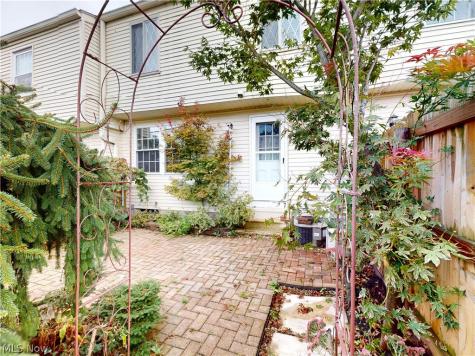 173 Ault Street Wadsworth OH 44281