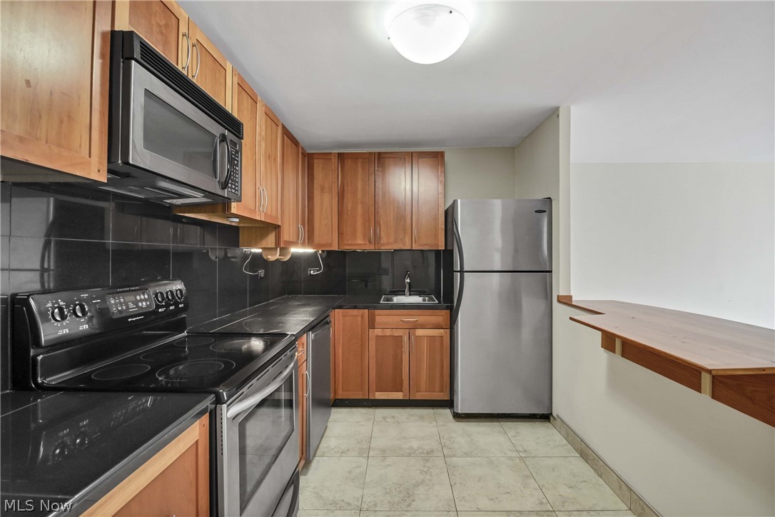 12700 Lake Avenue Lakewood OH 44107