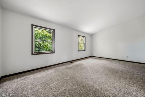 7029 Woodthrush Drive Painesville OH 44077