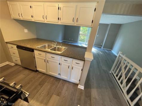 1202 Pinecrest Place Willoughby OH 44094