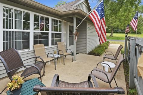 1238 Hunters Walk Ashland OH 44805