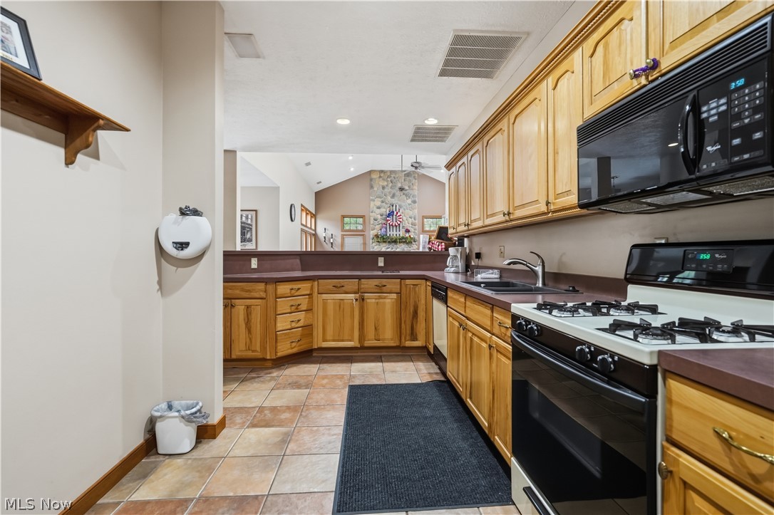 1238 Hunters Walk Ashland OH 44805