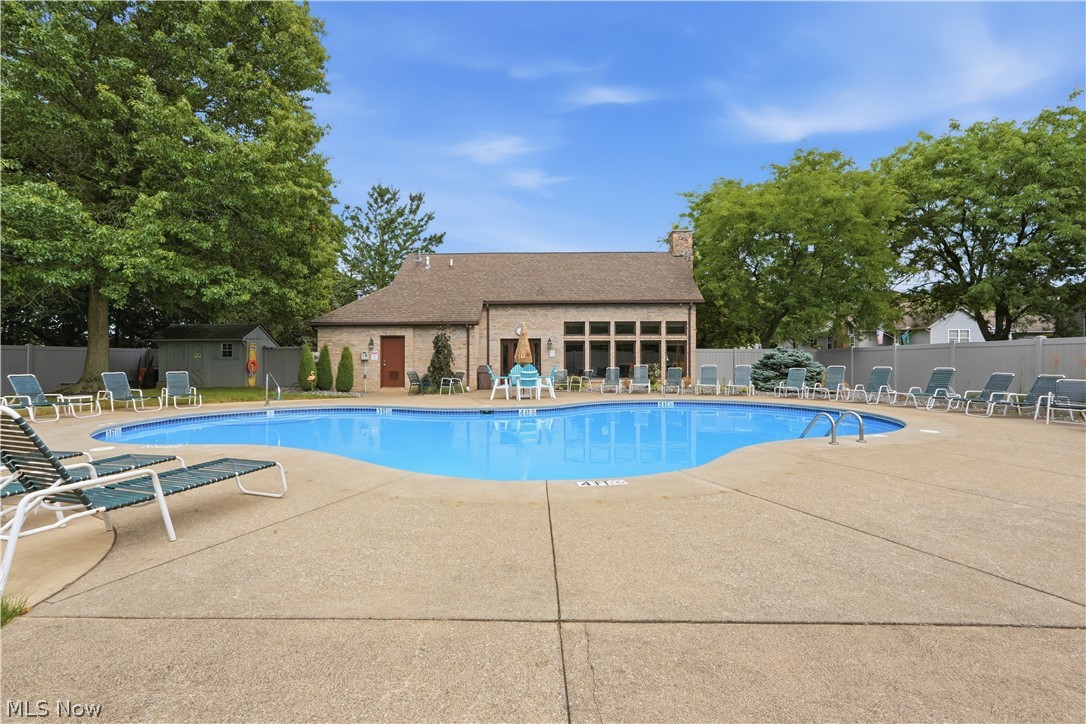 1238 Hunters Walk Ashland OH 44805