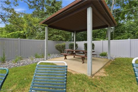 1238 Hunters Walk Ashland OH 44805