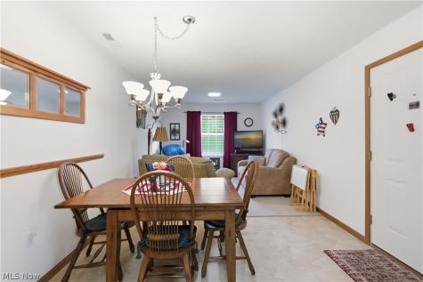 1238 Hunters Walk Ashland OH 44805