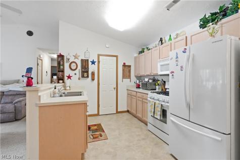 1238 Hunters Walk Ashland OH 44805