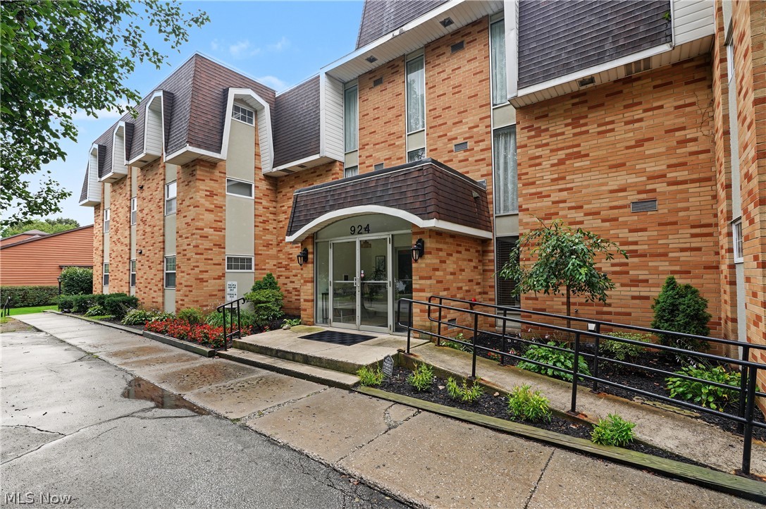 924 Memorial Parkway Akron OH 44303