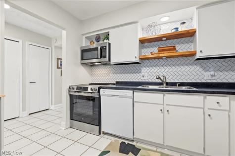 924 Memorial Parkway Akron OH 44303