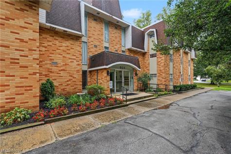 924 Memorial Parkway Akron OH 44303
