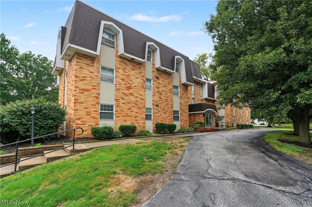 924 Memorial Parkway Akron OH 44303