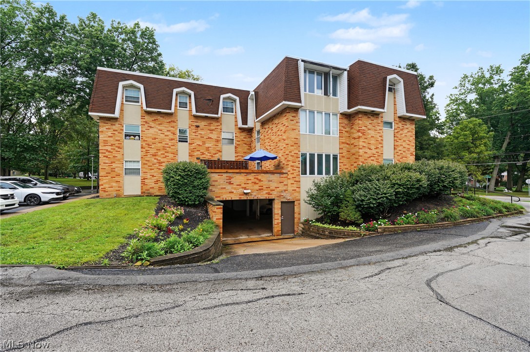 924 Memorial Parkway Akron OH 44303