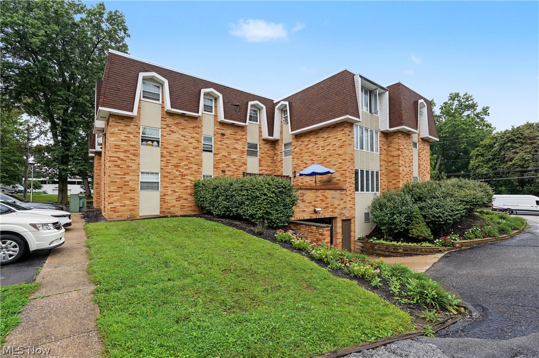 924 Memorial Parkway Akron OH 44303
