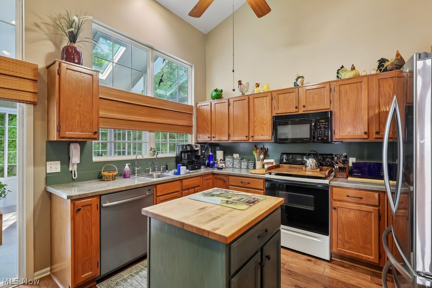 106 Kensington Court Aurora OH 44202