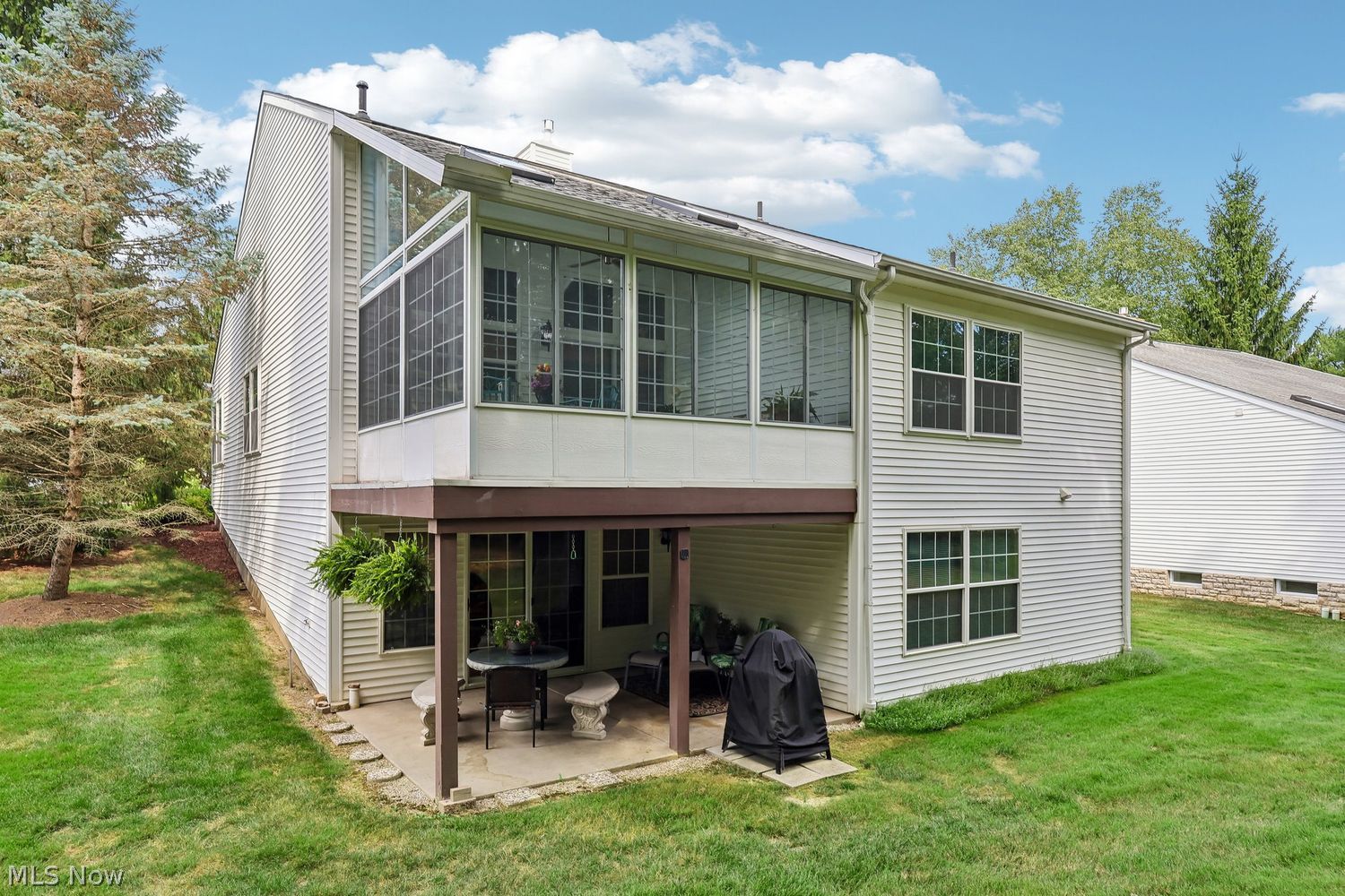 106 Kensington Court Aurora OH 44202
