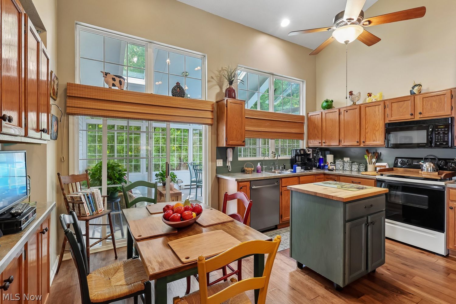106 Kensington Court Aurora OH 44202