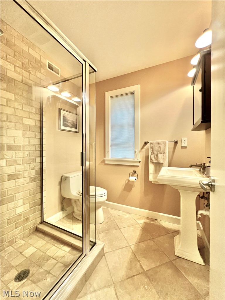 12666 Mayfield Road Cleveland Heights OH 44106