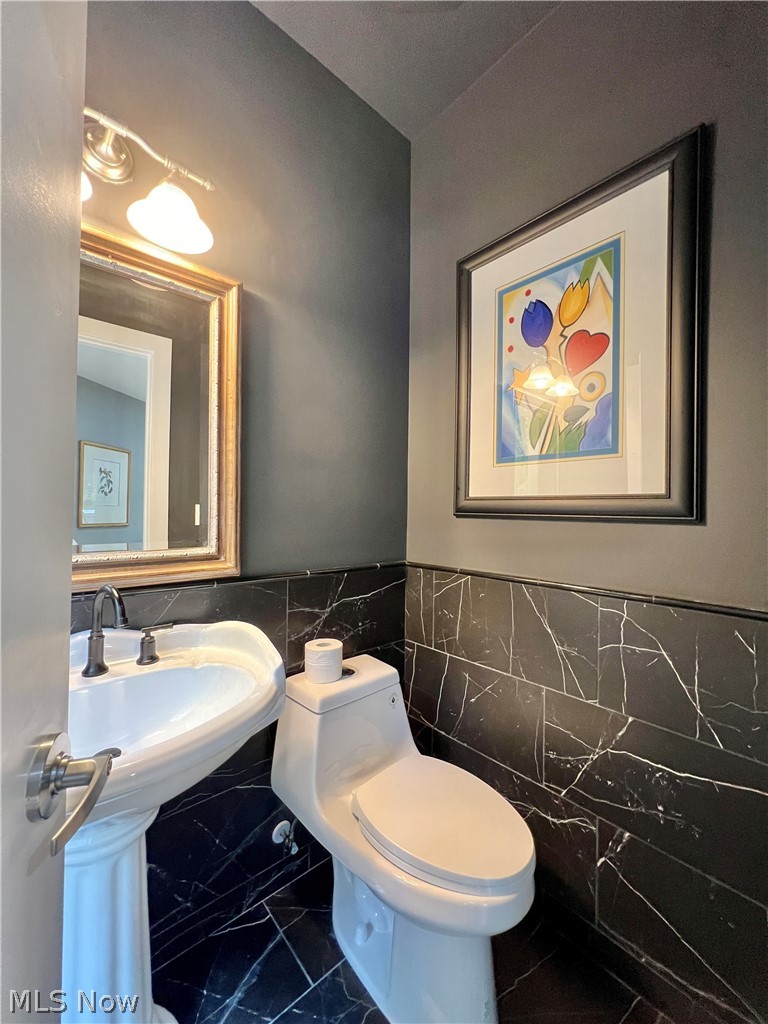 12666 Mayfield Road Cleveland Heights OH 44106